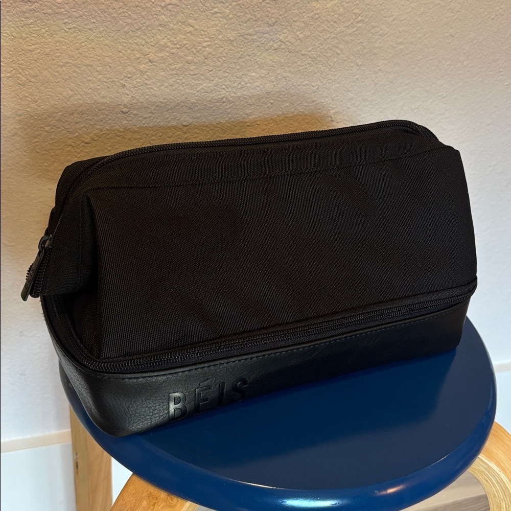 NWOT BEIS Black Dopp Kit